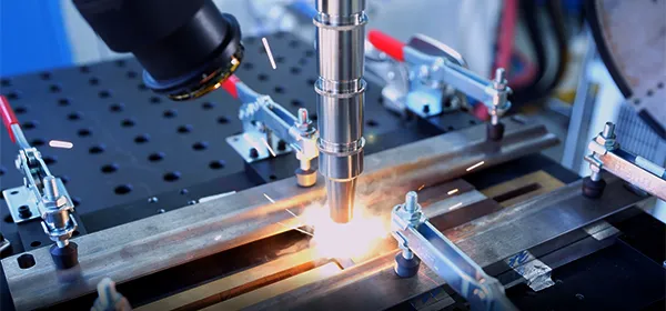 Système de Soudage Laser Autogène pour Aciers de Moyenne Épaisseur